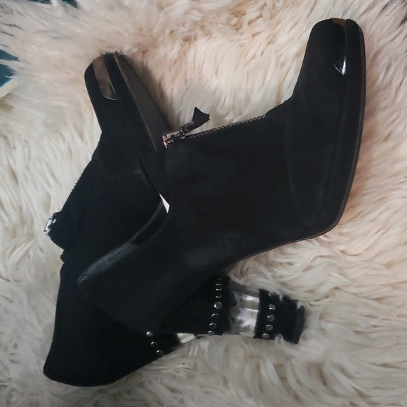 Stuart Weitzman suede leather black pointy toe 4.5" heels - Picture 1 of 9